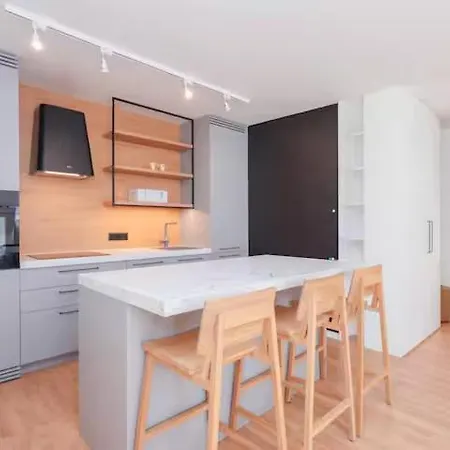 Staryj Kot Apartment *
